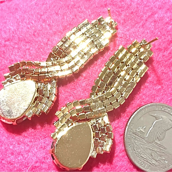 Rhinestone earrings pavé style Pierced Silvertone green/clear sparkly crystal - Picture 3 of 3